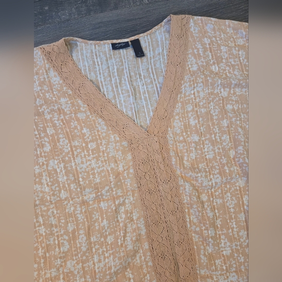 Datrip cream shirt - Picture 3 of 7